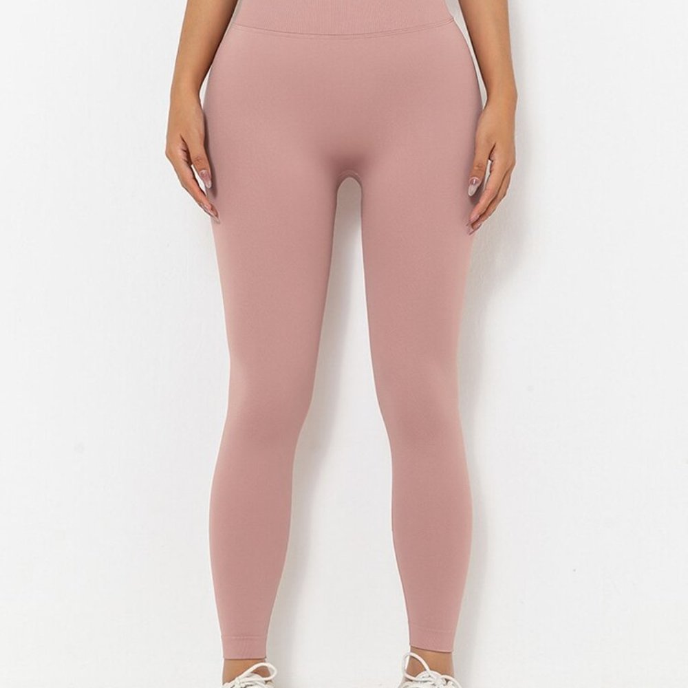 95% NEW ARITZIA LEGGINGS, MID RISE, SIZE XS
